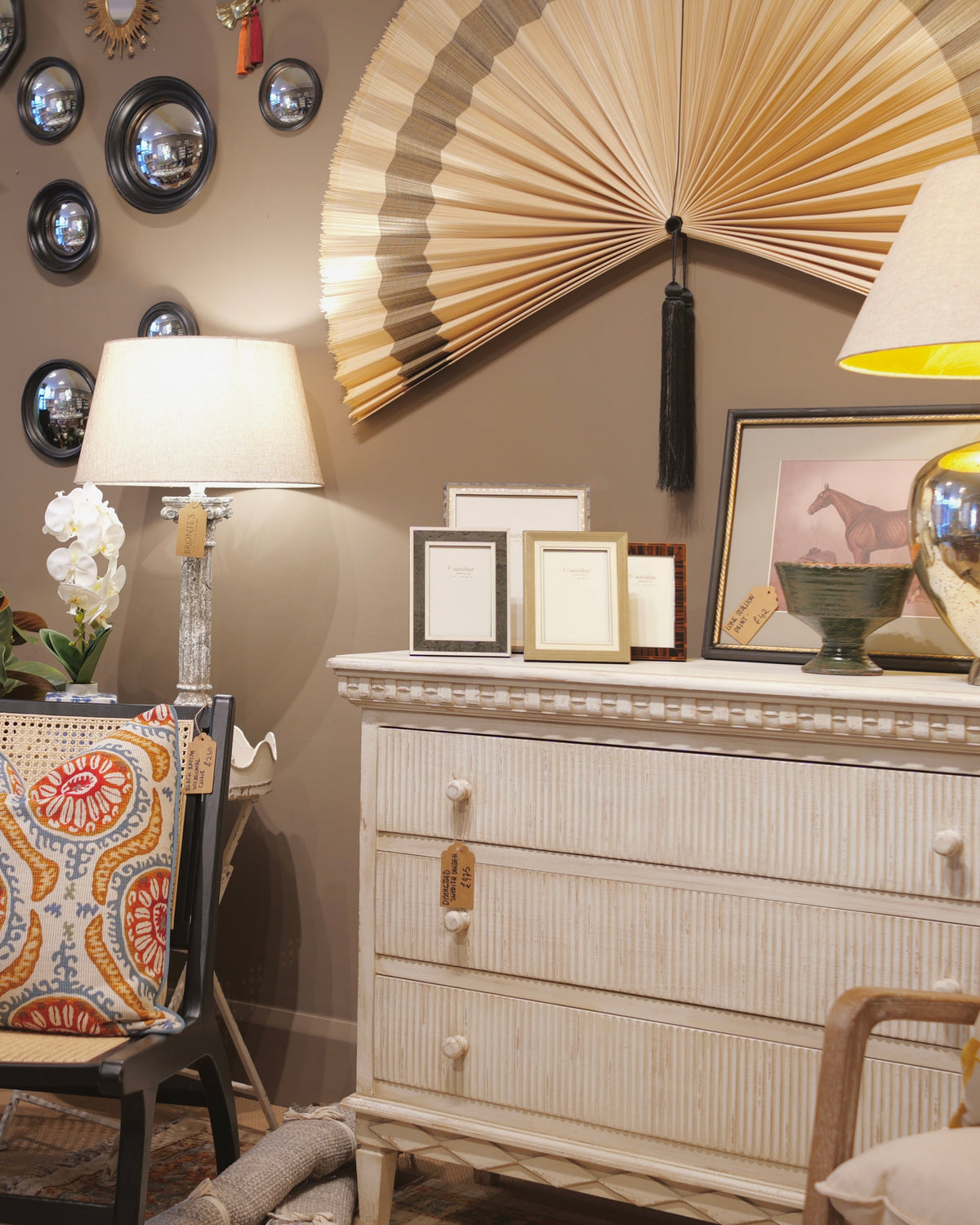 Dressers & Side Units